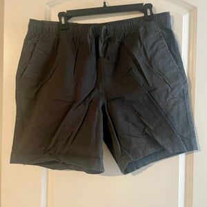 Elastic waist large men’s gray shorts